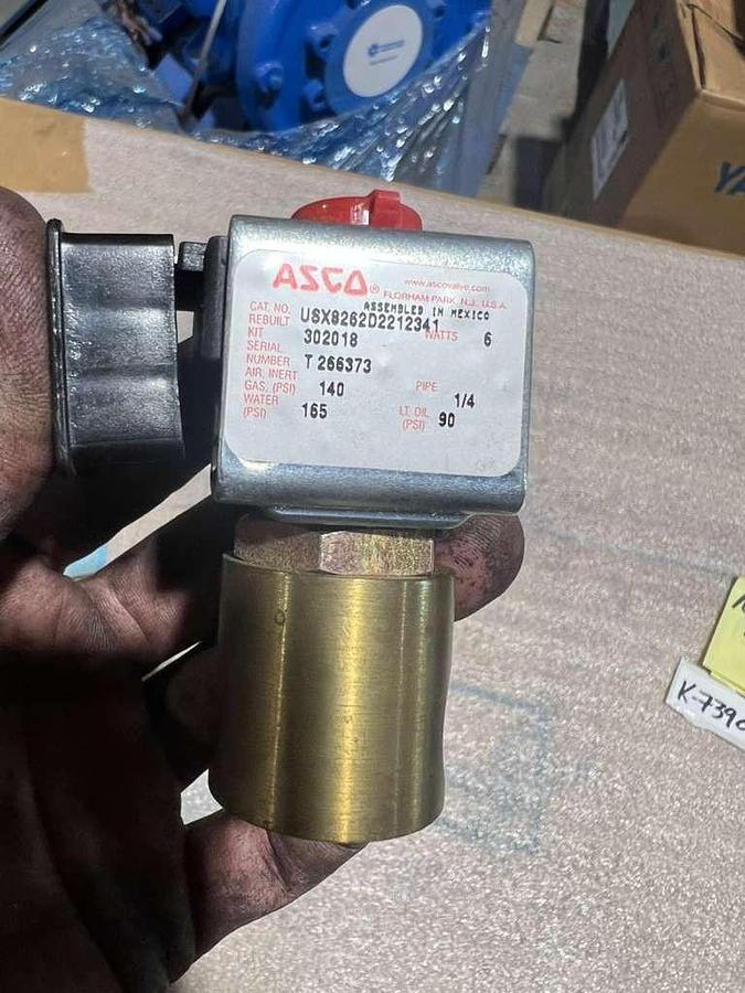 Used NEW OPEN BOX ASCO SOLENOID VALVE 1/4" PIPE USX8262D2212341 STK K739CC