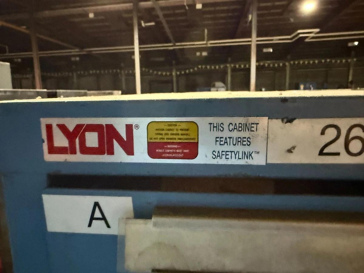 Used LYON 11 DRAWER CABINET MSS II SAFETYLINK 30"X28"X60" (NO CONTENTS)