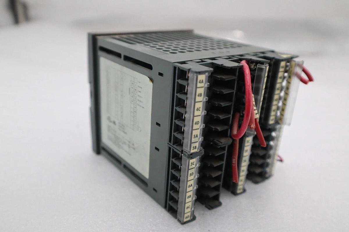 Used EUROTHERM 2204E TEMPERATURE CONTROLLER 2204E/VC/VH/RU/RW/XX/XX... STOCK K-392-D