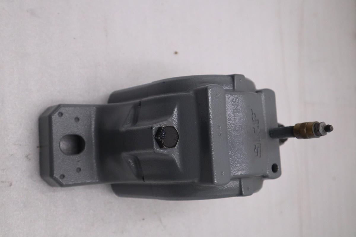 Used SKF 513 BEARING STOCK #2043B