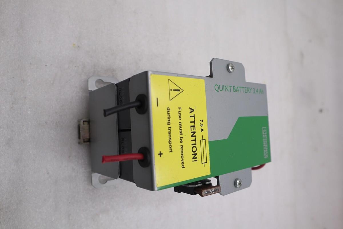 Used PHOENIX CONTACT SN 30114117202 QUINT BATTERY 24 DC 3-4 AH #L-729A