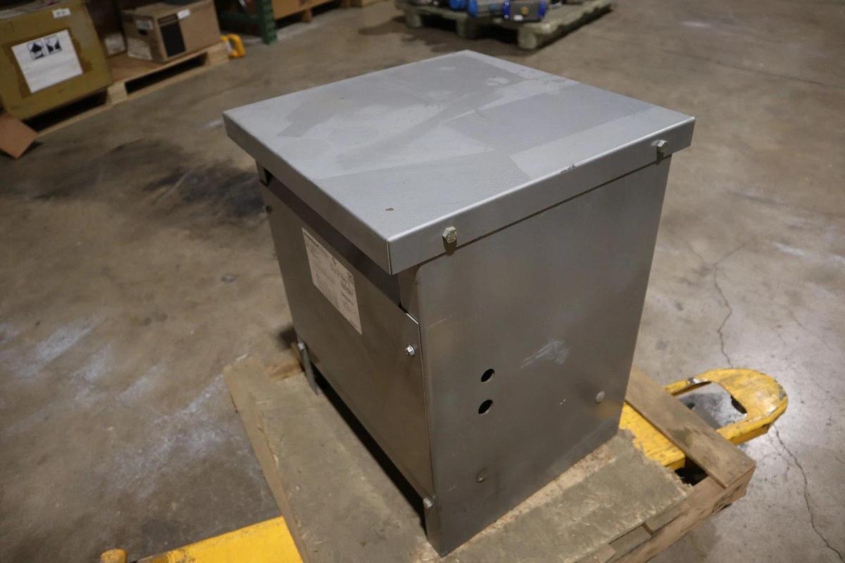 Used DONGAN 63-11-8637SH TRANSFORMER 3 PH 400/460V DELTA 3P3W STOCK HP161