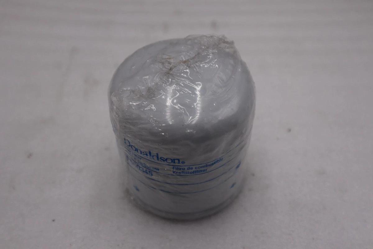 NEW OPEN BOX Donaldson Fuel Filter P550345 STK H958