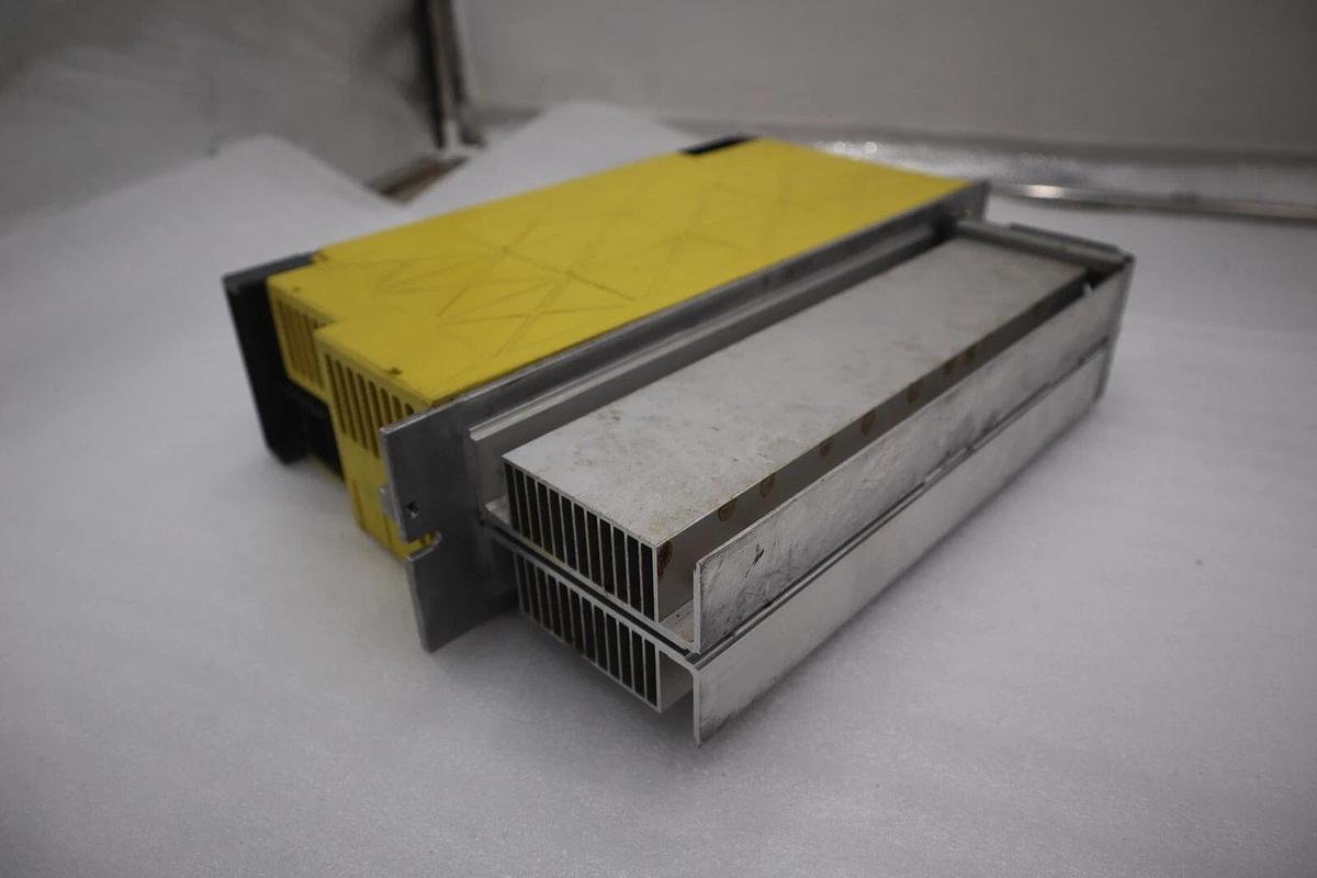 Used Fanuc Servo Amplifier Module A06B-6124-H207 Series D STOCK 106B