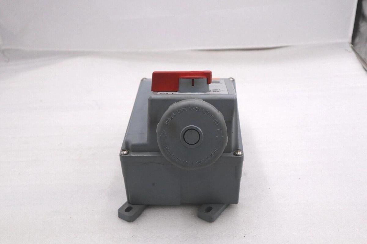 Used HUBBELL HBL430MI5W WIRING DEVICE CIRCUIT LOCK 30 A 600 V 20 HP #L-215