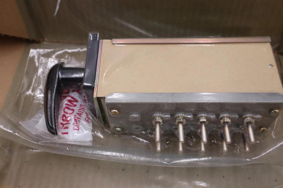 Electroswitch 8328A84G01 Disconnect Switch NEW IN BOX STOCK G272