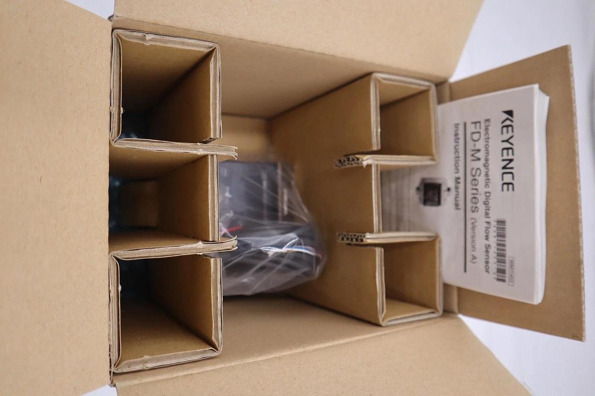 Used NEW IN BOX! KEYENCE ELECTROMAGNETIC FLOW SENSOR FD-M10ATP / FDM10ATP STOCK 4426A