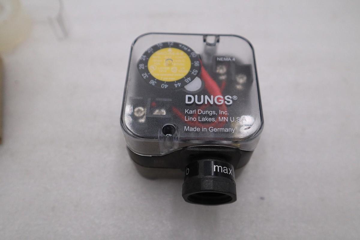 DUNGS 217-093A GAO-A4-4-6 COMBUSTION CONTROLS GAS PRESSURE SWITCH STK H563A