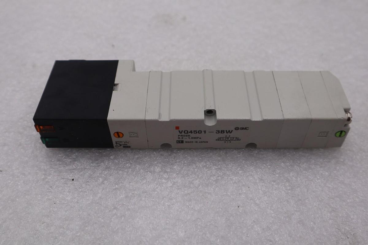 Used SMC VQ4501-3BW valve, 3 position, plug-in(ac), VQ4000 VALVE, SOL 4/5-PORT #S-373