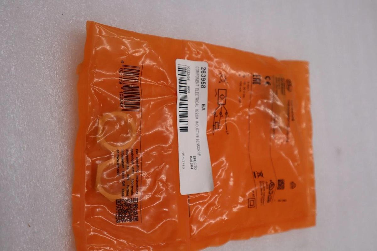 Used LOT OF 2  -  NEW IFM IGS204 Inductive sensor STK H1006A