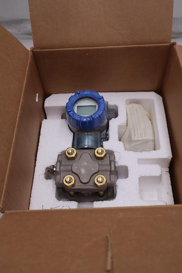 NEW Honeywell STD820-L1HC4AS-1-A-ADE-11S-A-20A0-00-0000 Transmitter STOCK 4591