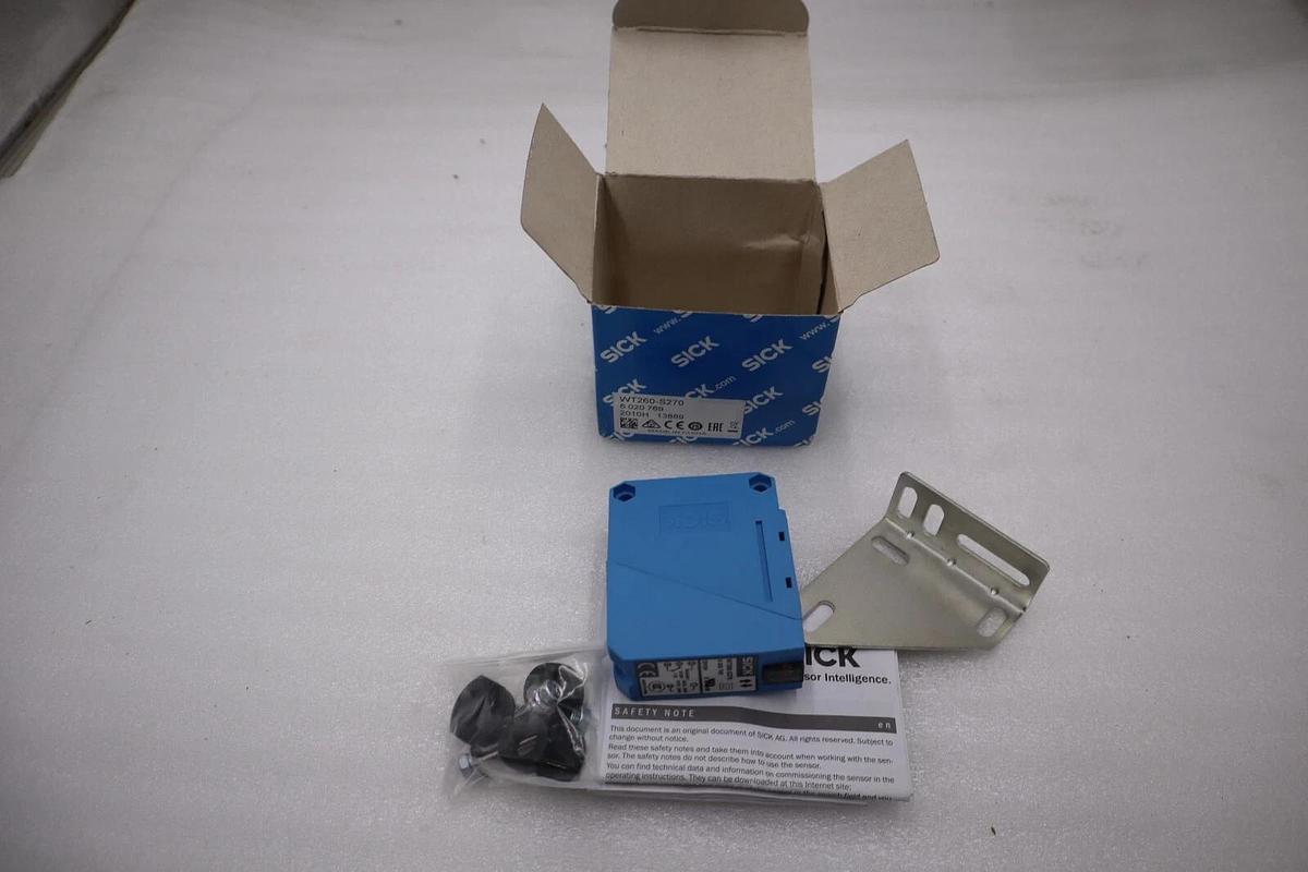 Used NEW In Box Sick WT260-S270 Photoelectric Sensor Switch 6020769 STOCK H633A