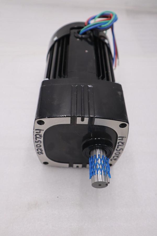 Used Bodine gear motor 42r5bfpp-e2 230V 3PH 1/4HP 10:1 170 RPM NEW UNIT STOCK H47