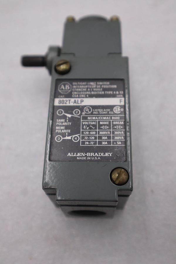 Used NEW OPEN BOX AB ALLEN BRADLEY 802T-ALP LIMIT SWITCH SER.J 802TALP STK L84C