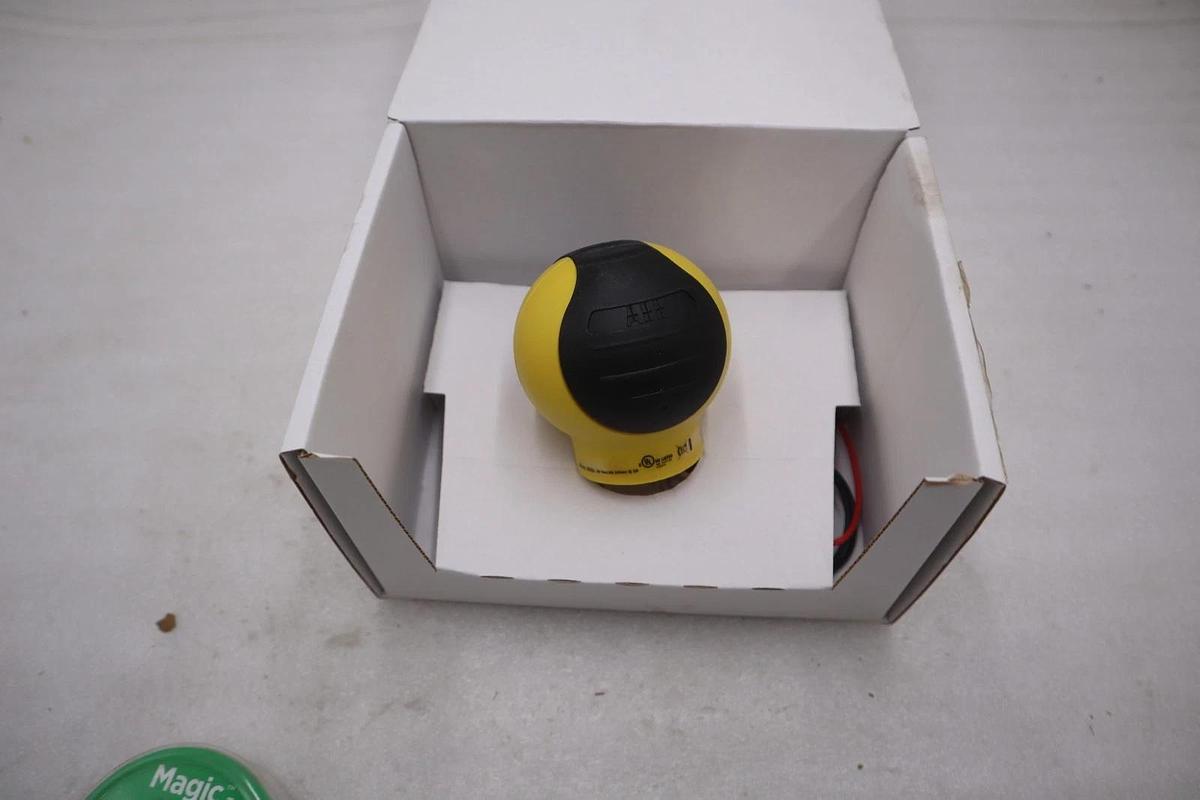 Used New In Box ABB JSTD1-B 2TLA020007R3100 Safeball STOCK K-292A