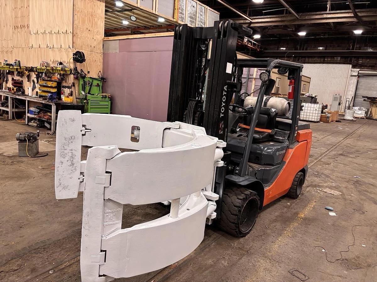 Used 12,000 POUND TOYOTA MODEL 8FGC55U FORKLIFT WITH 72" CASCADE CLAMP 7,524 HOURS