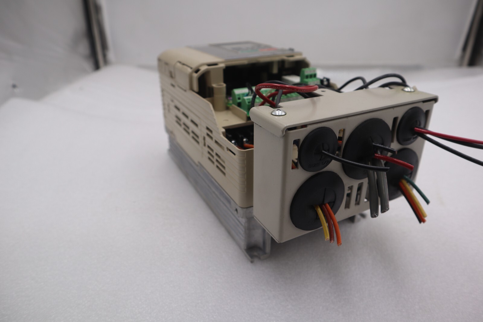 Used YASKAWA ELECTRIC CIMR-AU4A0004FAA / CIMRAU4A0004FAA REV E VFD DRIVE STOCK 4311