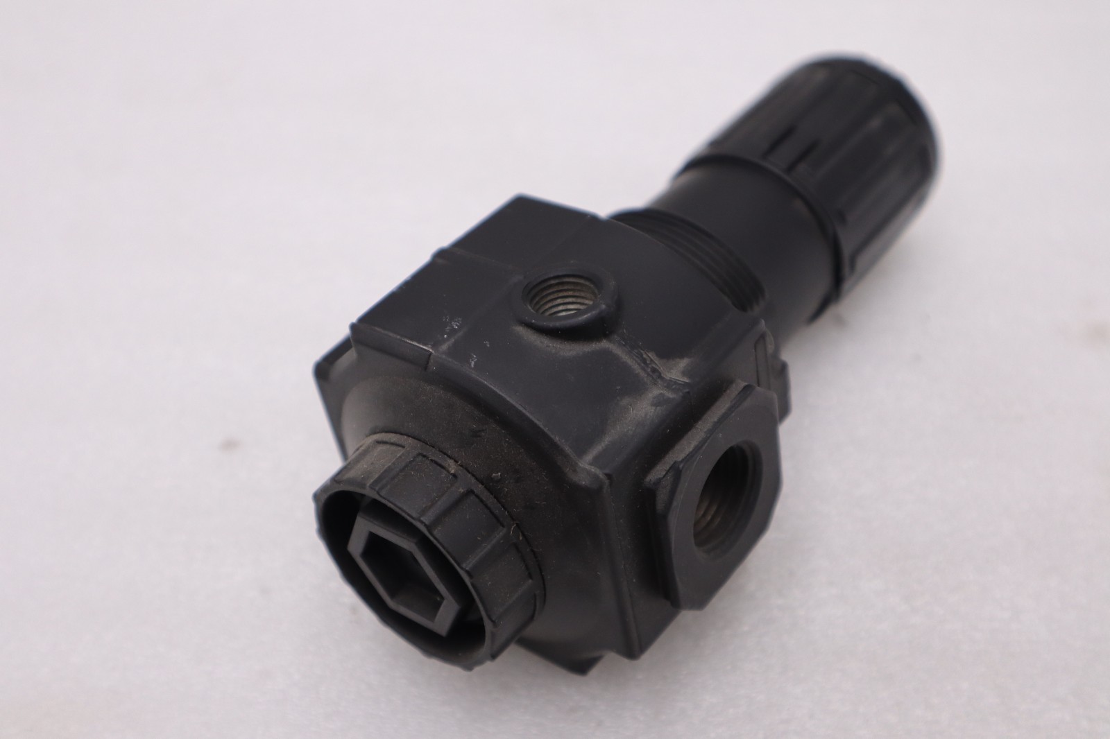 Used Norgren R74G-4AK-RMN 300PSIG Regulator STOCK H1168A
