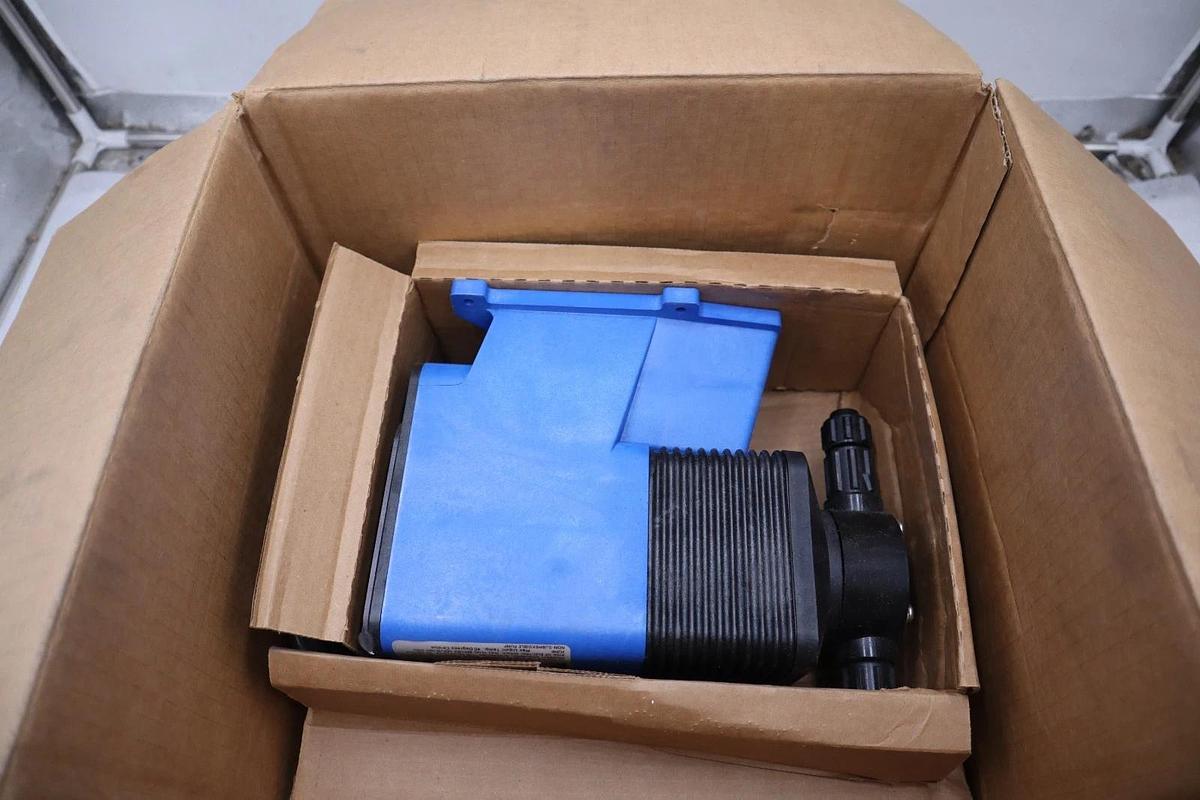 PULSATRON ELECTRONIC METERING PUMP LPD3EA-PTC1-E49500  STK CC255