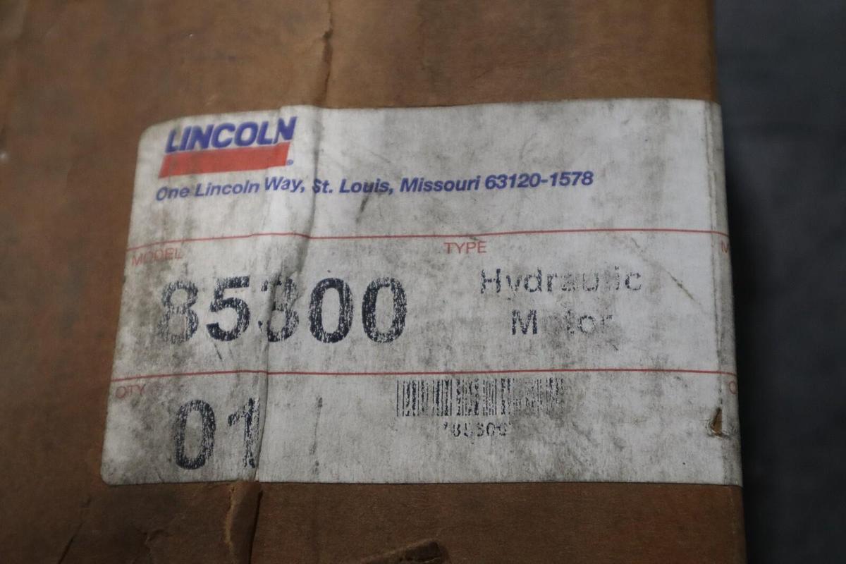 Used LINCOLN INDUSTRIAL 85300 HYDRAULIC MOTOR NEW WITH BOX STOCK HS9
