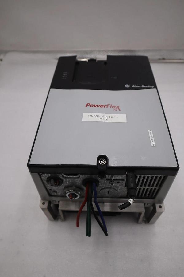 Used 15 HP ALLEN BRADLEY 20AE017A0AYNNNC0 600V POWERFLEX 70 VFD DRIVE STOCK 1802B