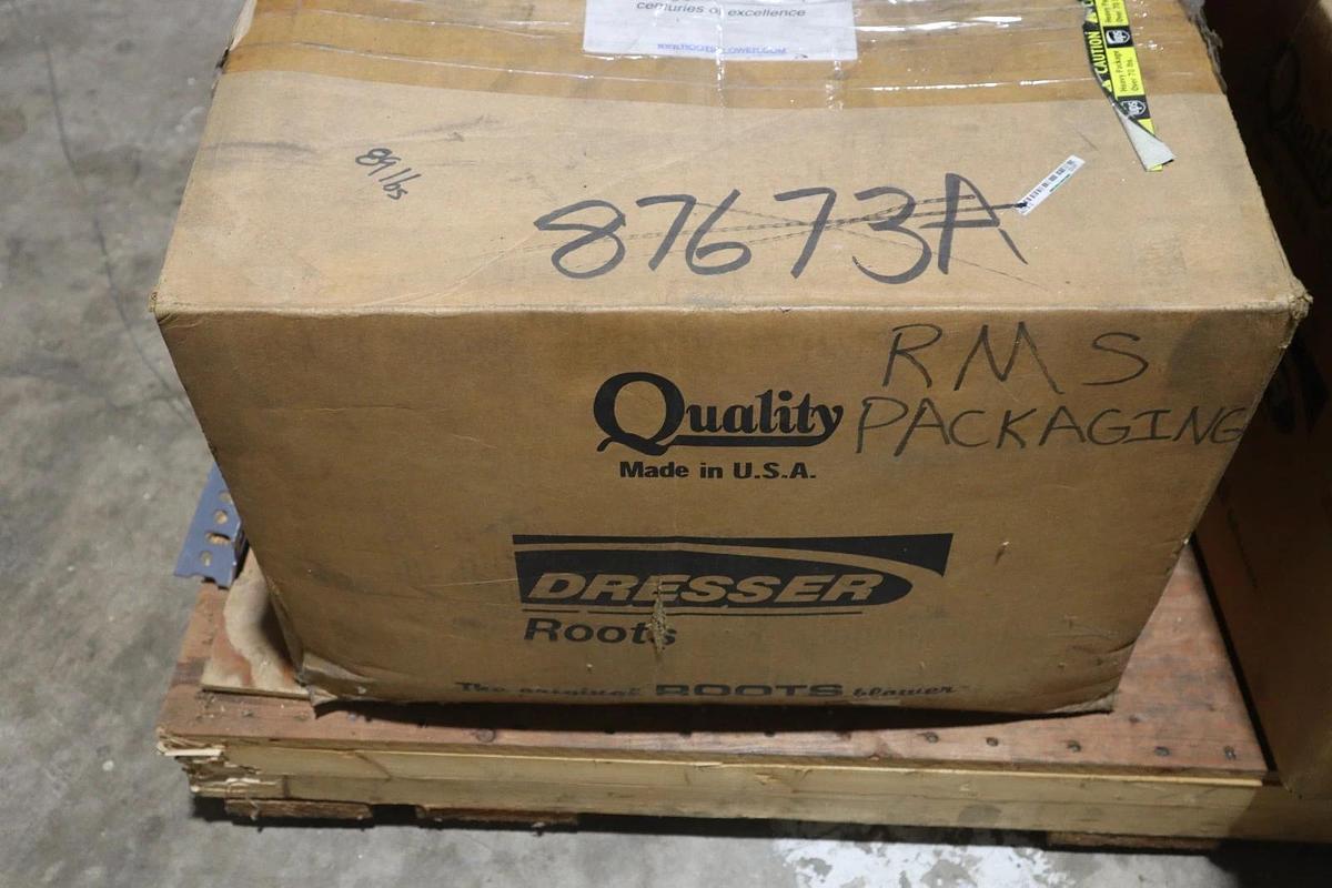Used 865-106-020 DRESSER ROOTS Rotary Lobe Blower NEW IN BOX STOCK S-709
