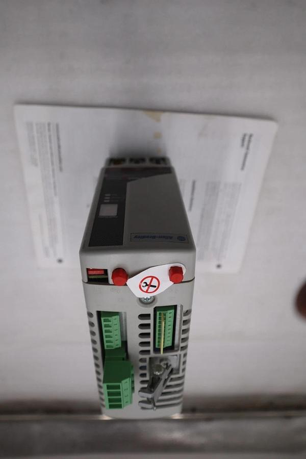 AB ALLEN BRADLEY 2094-AM02-S /C Kinetix 6000 AXIS MODULE 2094AM02S STK GF330