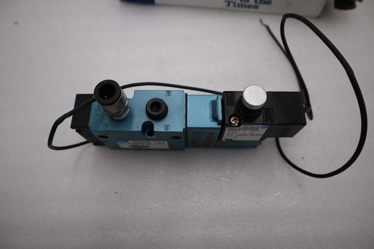 NEW MAC 811C-PM-613CA-152 SOLENOID VALVE 4-WAY SINGLE SOLENOID - STOCK H1506