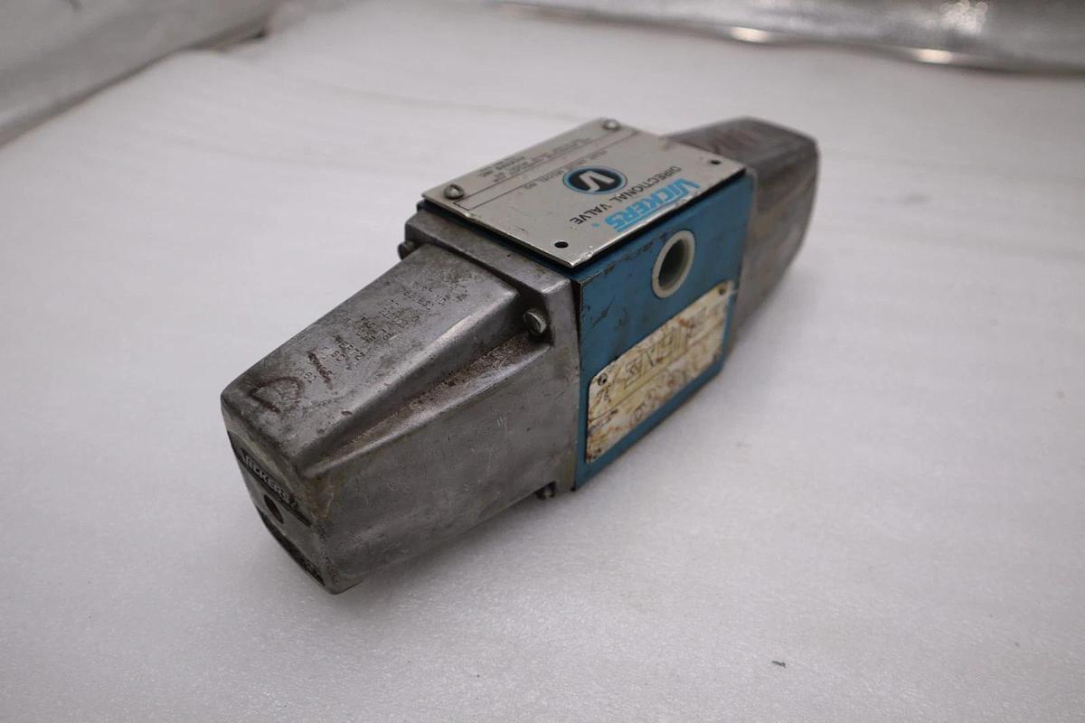 Used VICKERS, 317845 DG4S4 0133C 50, PILOT VALVE , DIRECTIONAL VALVE STOCK H1281A