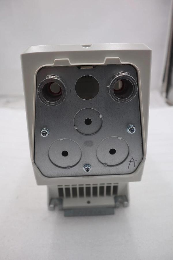 ABB ACH580-01-07A5-2 Drive INPUT 3PH 400/480VAC 50/60HZ 7.5AMP 2HP STOCK 2061-A