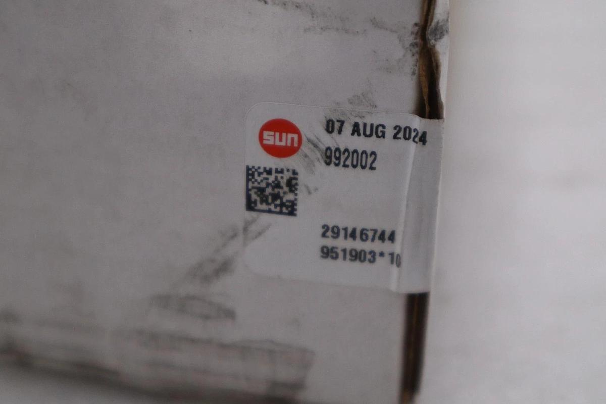 Used Sun Hydraulics 992002 STUD KIT - NEW IN BOX - STOCK GF220A