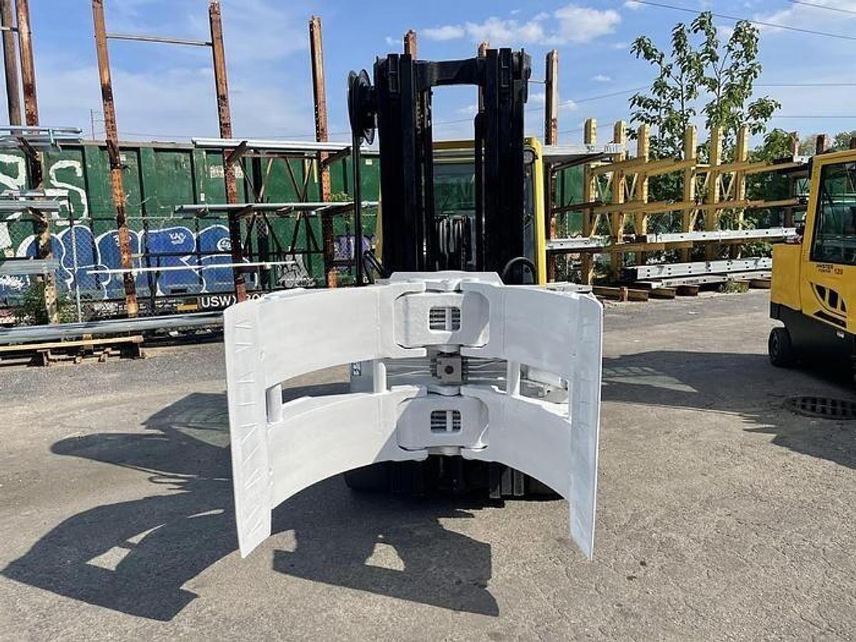 Used 12,000 POUND HYSTER MODEL S120FTPRS ENCLOSED CAB ROLL CLAMP FORKLIFT MFG. 2017