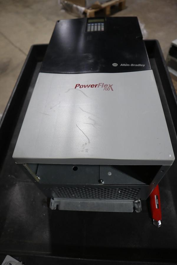 Used NEW ALLEN BRADLEY 20BD096A0ANNANA0 AC DRIVE POWERFLEX 700 3 PHASE STOCK S-599