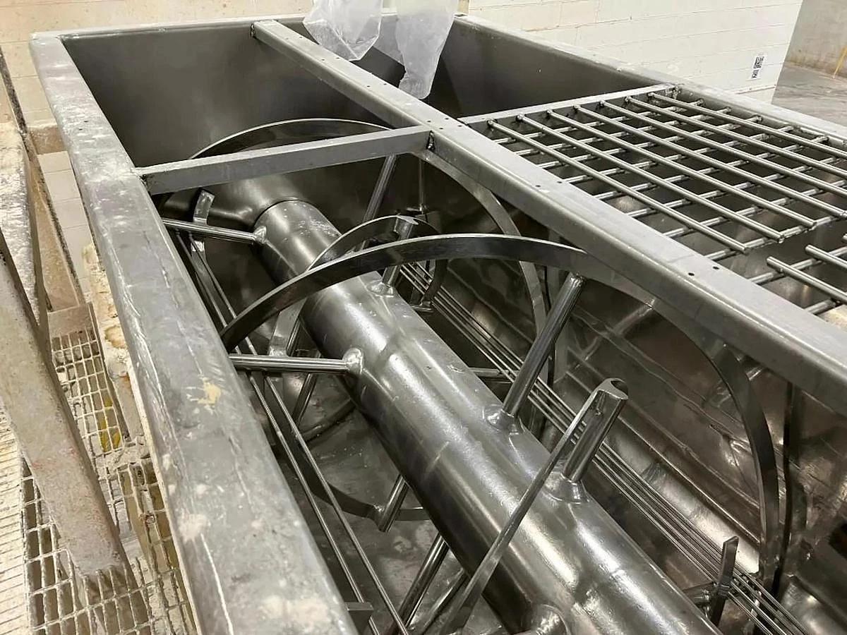 Used STRONG SCOTT STAINLESS STEEL DOUBLE SPIRAL RIBBON BLENDER APPROX 193 CUBIC FEET