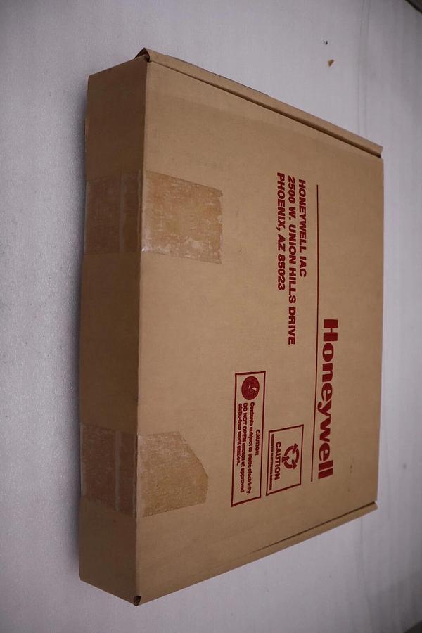 NEW OPEN BOX Honeywell 30731673-501 Core Memory Card PLC Rack Circuit Board G647