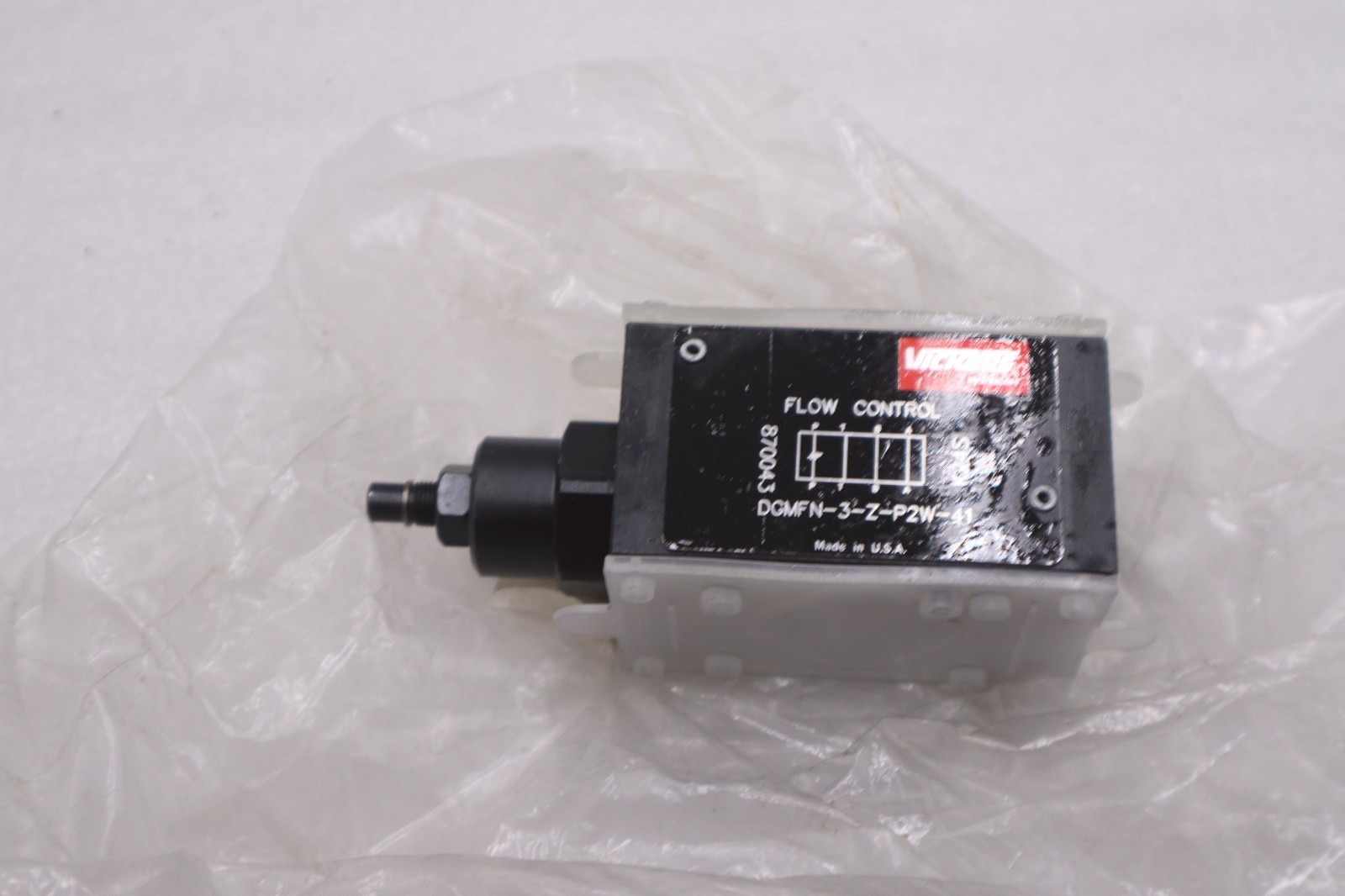 Used VICKERS DGMFN-3-Z-P2W-41 FLOW CONTROL VALVE DGMFN3ZP2W41 STOCK K450B