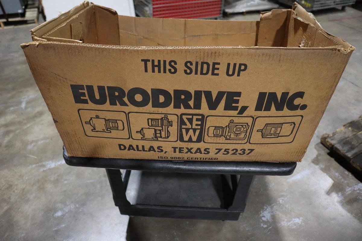 Used NEW SEW EURODRIVE DFT71D4 .5 HP GEARMOTOR STOCK HP147