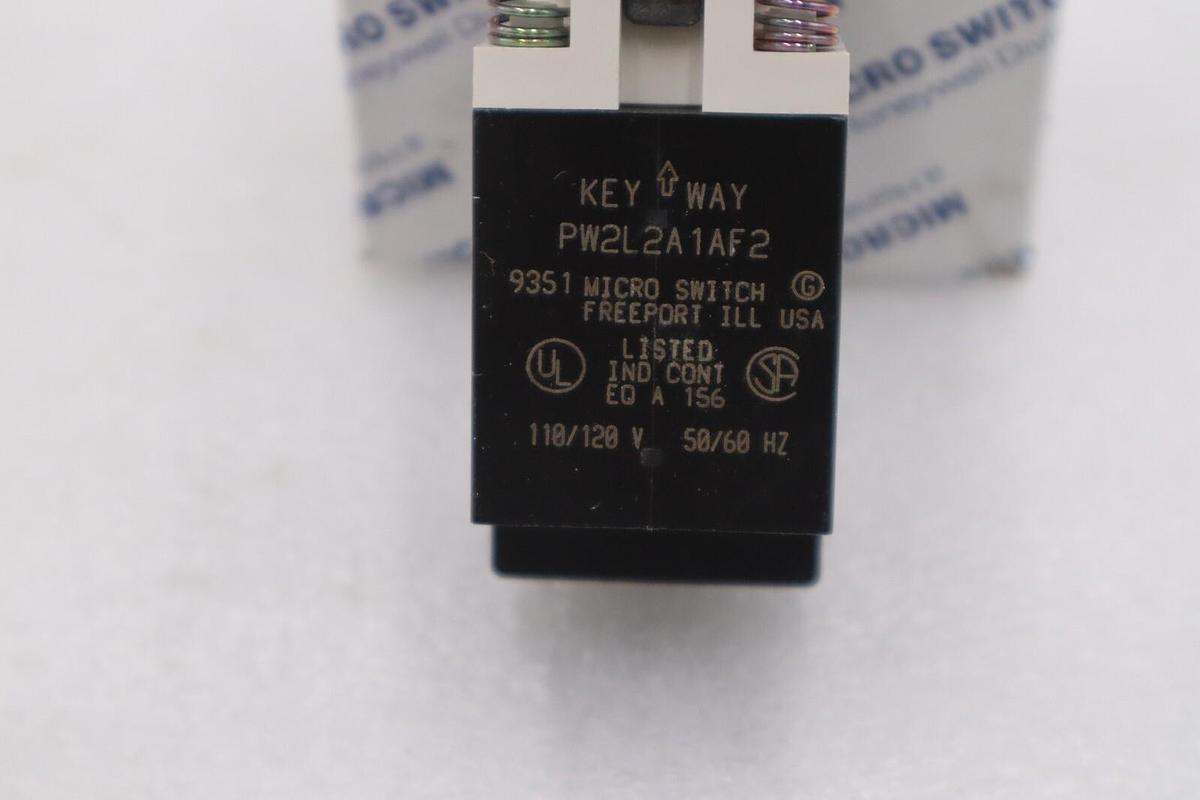 Used NEW OPEN BOX Honeywell Microswitch Kit IPW2L2C7BF2 Pilot Light PW2L2A1AF2 G780A