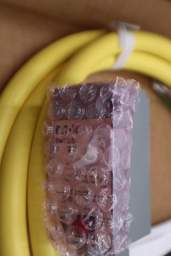 EATON E50SBL6P LIMIT SWITCH COMPONENT DOUBLE POLE LED SWITCH BODY #3551