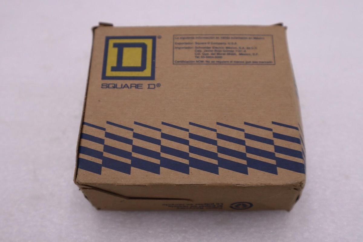Used NEW OPEN BOX SCHNEIDER M9F42104 CIRCUIT BREAKER MULTI 9 277V STOCK G907A