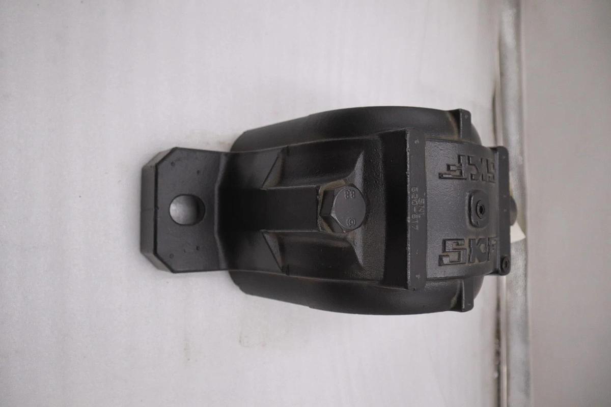 Used SKF SNL 520-617 HOUSING SPLIT PILLOW BLOCK 2BOLT - STOCK CC-42