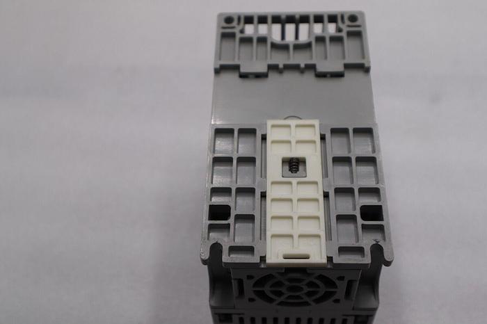 Used ALLEN BRADLEY 22A-B2P3N104 POWERFLEX 4 0.4kW/0.5HP SER A STOCK #1929