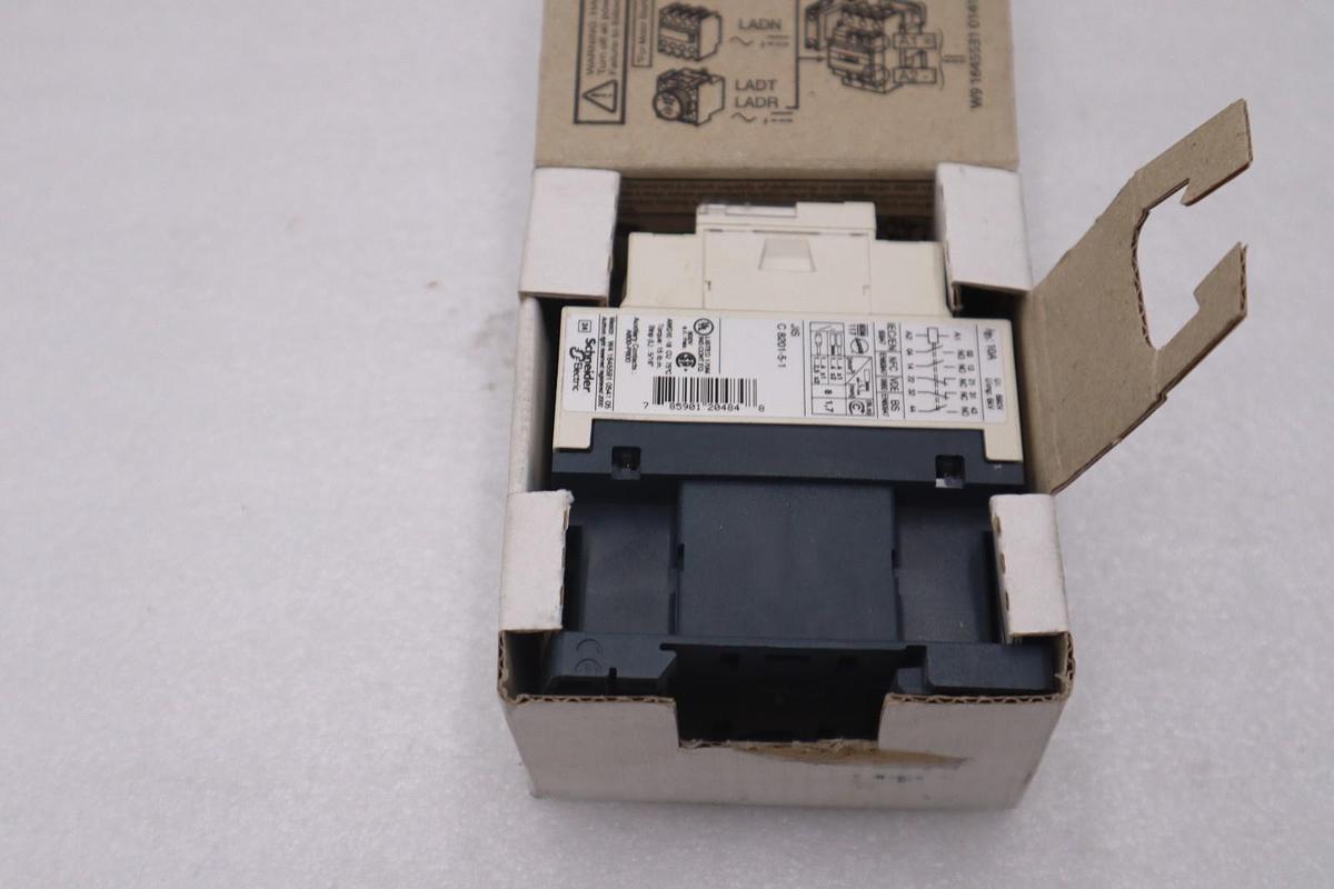 Used TELEMECANIQUE CAD32G7 CONTROL RELAY STOCK #G-105B