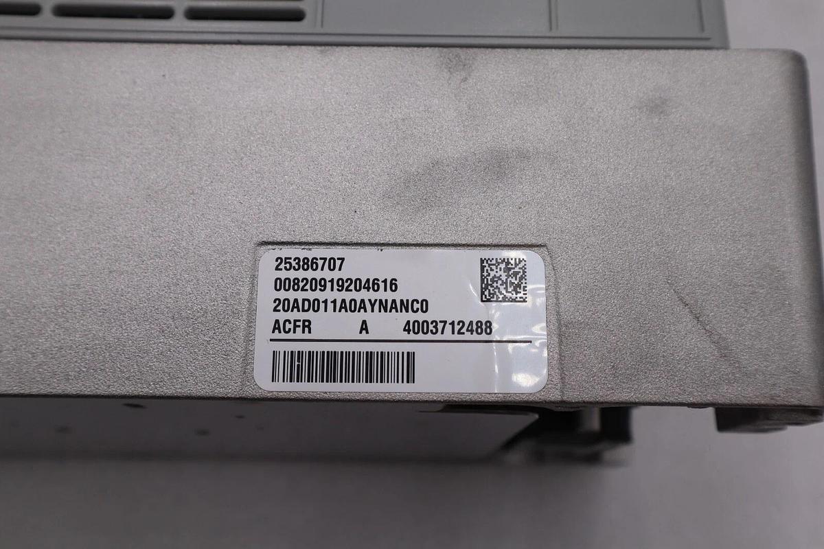 NEW Allen-Bradley PowerFlex 70 20AD011A0AYNANC0 No HIM AC Drive STOCK 2406