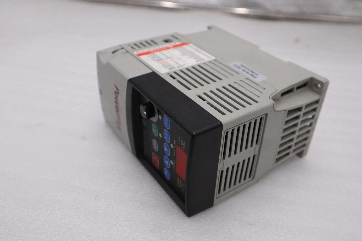 Used Allen Bradley AB 22A-D2P3N104 /A PowerFlex 4 AC Drive 1HP 3Ph 480V STOCK H1807