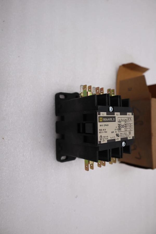 Used Square D 8910DPA33V02 Definite Purpose Contactor 3 Pole Open Type STOCK H818A 785901073536