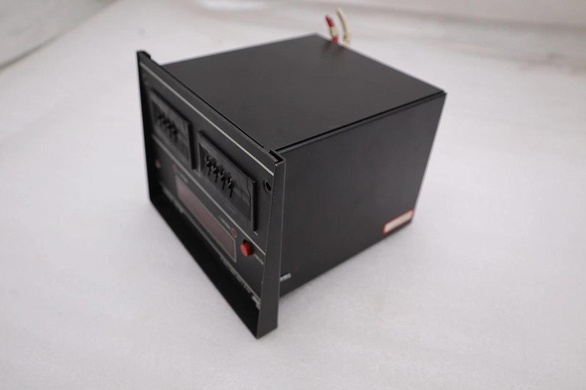 Used Red Lion Controls SC2DU Preset-Able Counter STOCK 3488A