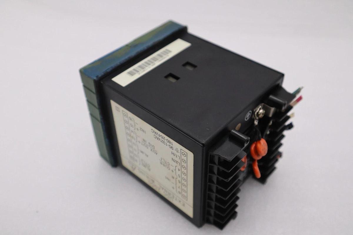 Used HONEYWELL DC20EC-2-00F-1000B0-0 CONTROLLER STOCK K-381-D