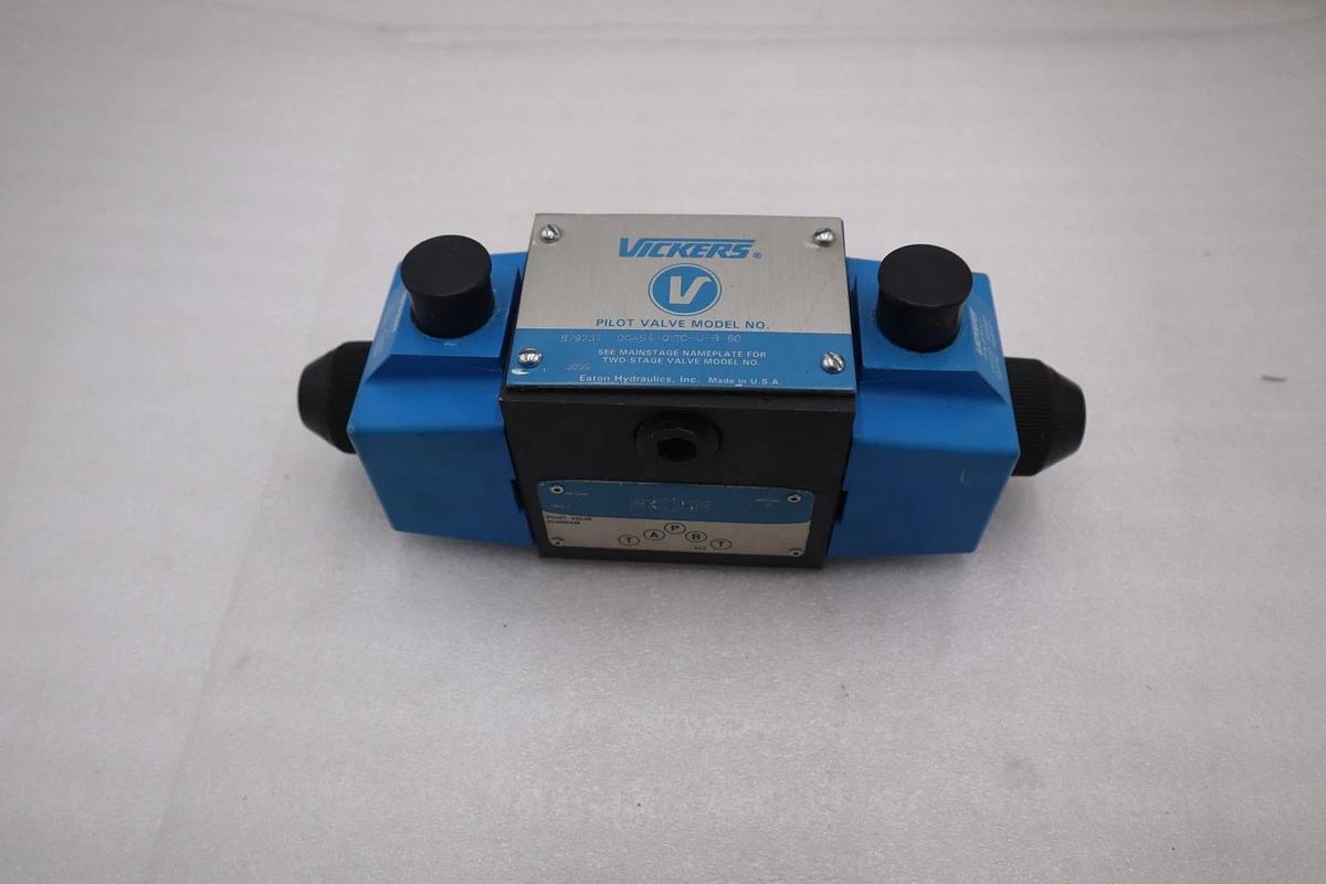 EATON Vickers DG4S4-012C-U-B-60 120vac Hydraulic Pilot Valve - STOCK GF581A