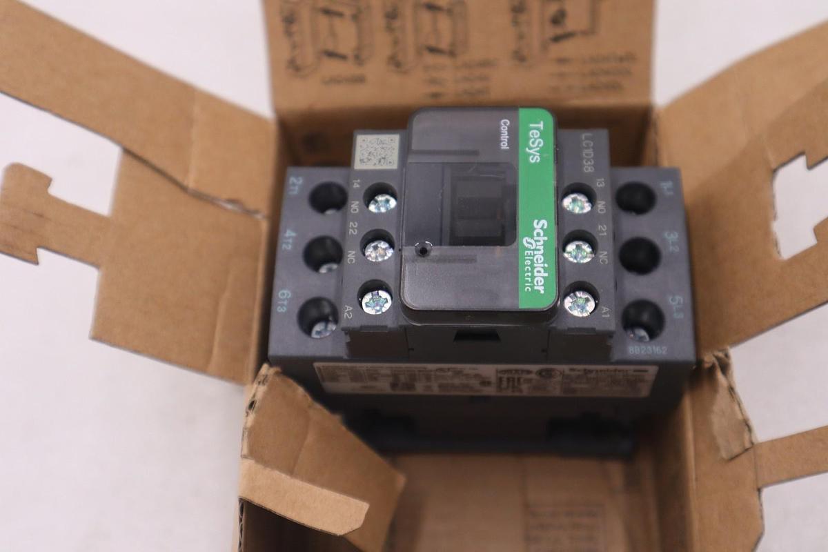 Used NEW OPEN BOX Schneider LC1D38G7 Contactor AC120V LC1D38G7 STOCK 6079